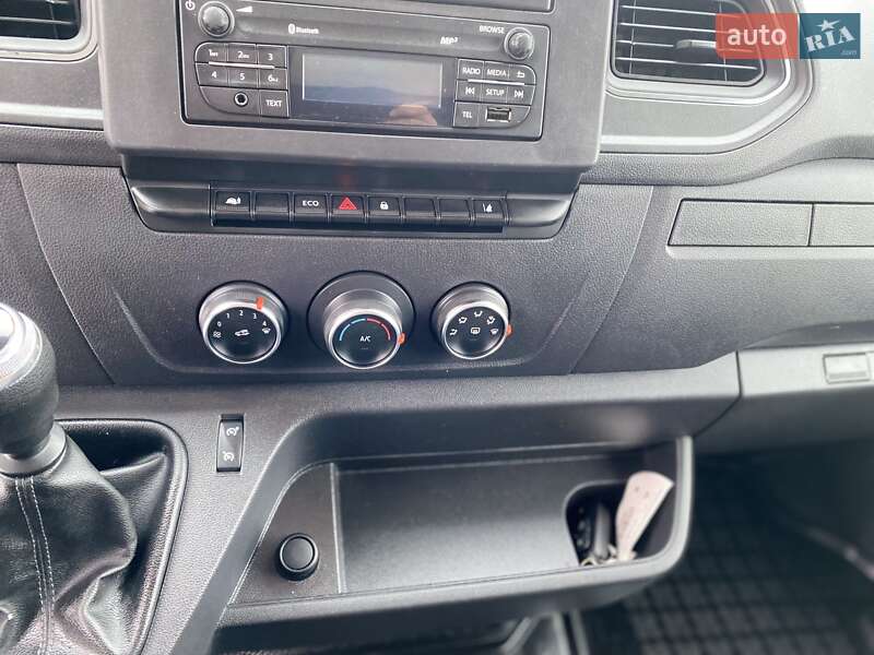 Тентованый Renault Master 2022 в Хусте