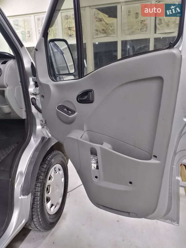 Минивэн Renault Master 2005 в Чернигове