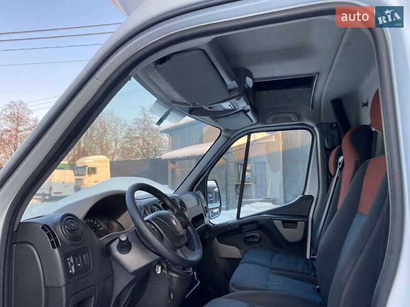 Грузовой фургон Renault Master 2018 в Хусте
