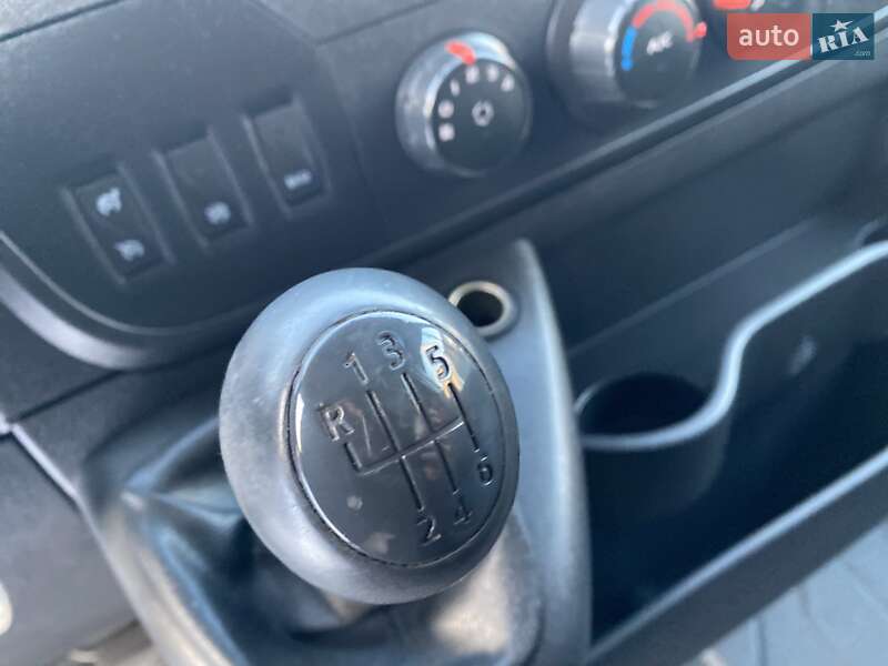 Грузовой фургон Renault Master 2018 в Хусте