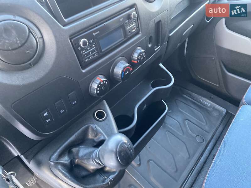 Грузовой фургон Renault Master 2018 в Хусте