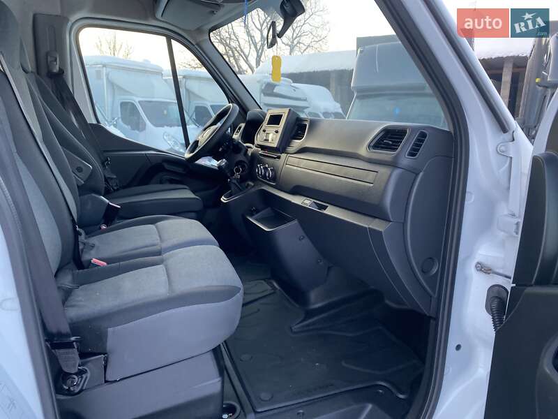 Грузовой фургон Renault Master 2021 в Хусте