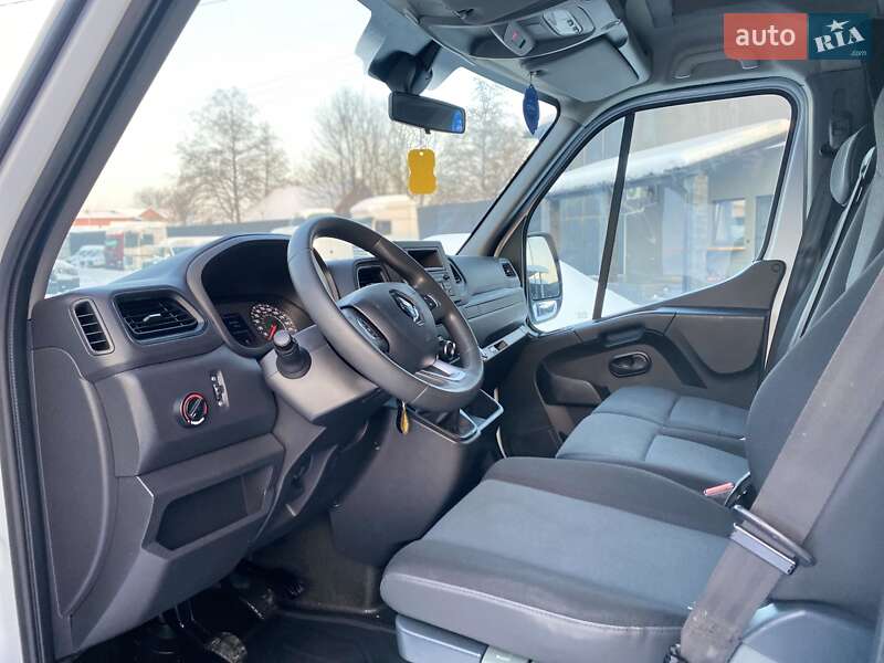 Грузовой фургон Renault Master 2021 в Хусте