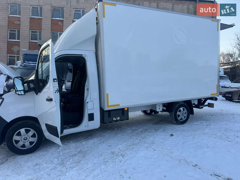 Вантажний фургон Renault Master 2022 в Рівному