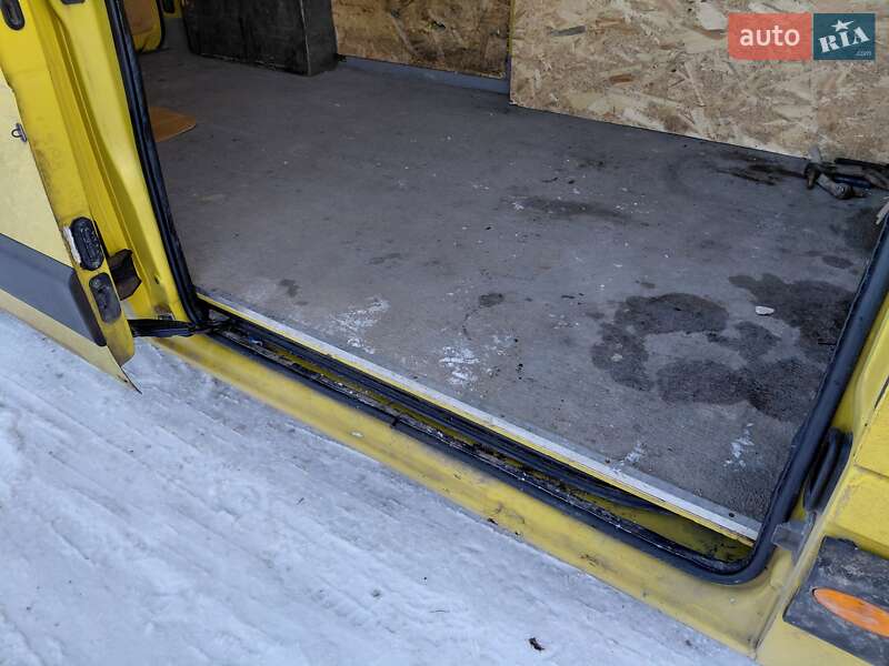 Вантажний фургон Renault Master 2017 в Івано-Франківську