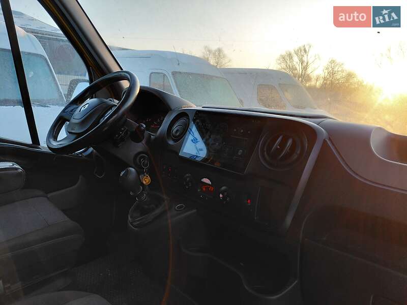 Вантажний фургон Renault Master 2017 в Івано-Франківську
