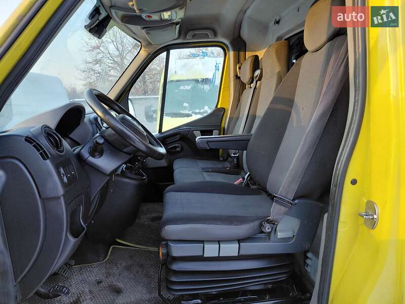 Вантажний фургон Renault Master 2017 в Івано-Франківську