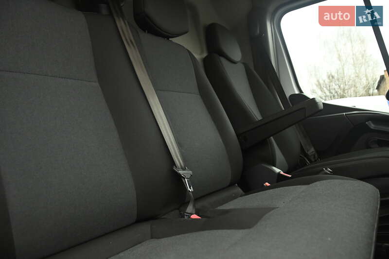 Вантажний фургон Renault Master 2020 в Бердичеві