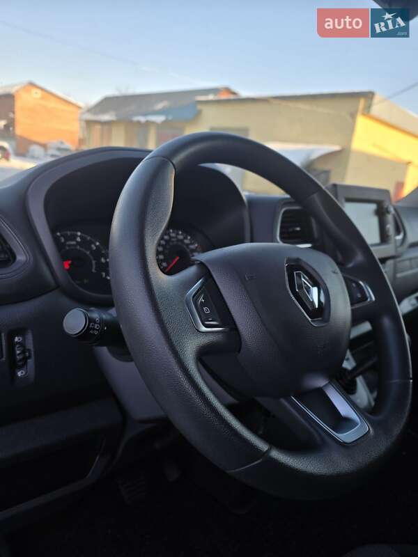 Грузовой фургон Renault Master 2022 в Стрые