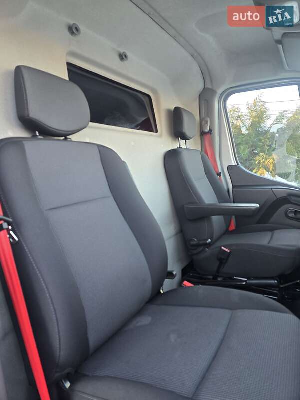 Грузовой фургон Renault Master 2022 в Стрые