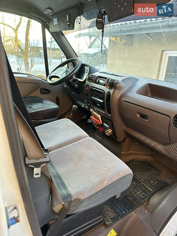 Вантажний фургон Renault Master 1998 в Стрию