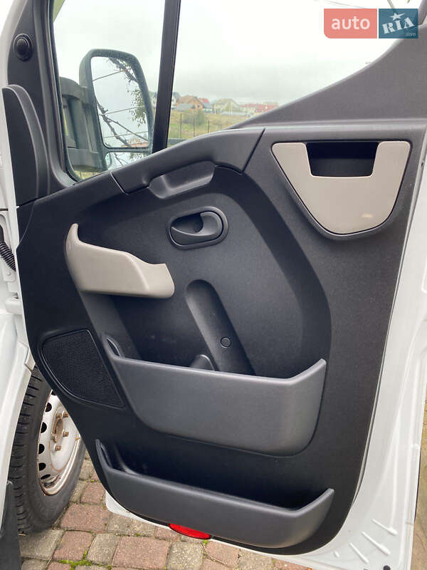 Эвакуатор Renault Master 2015 в Бучаче