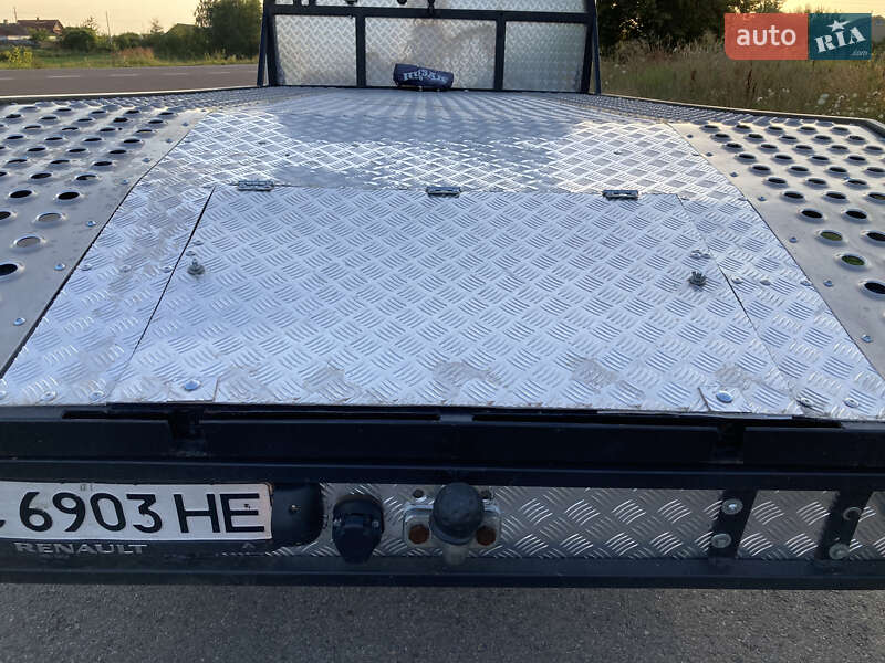 Евакуатор Renault Master 2017 в Луцьку