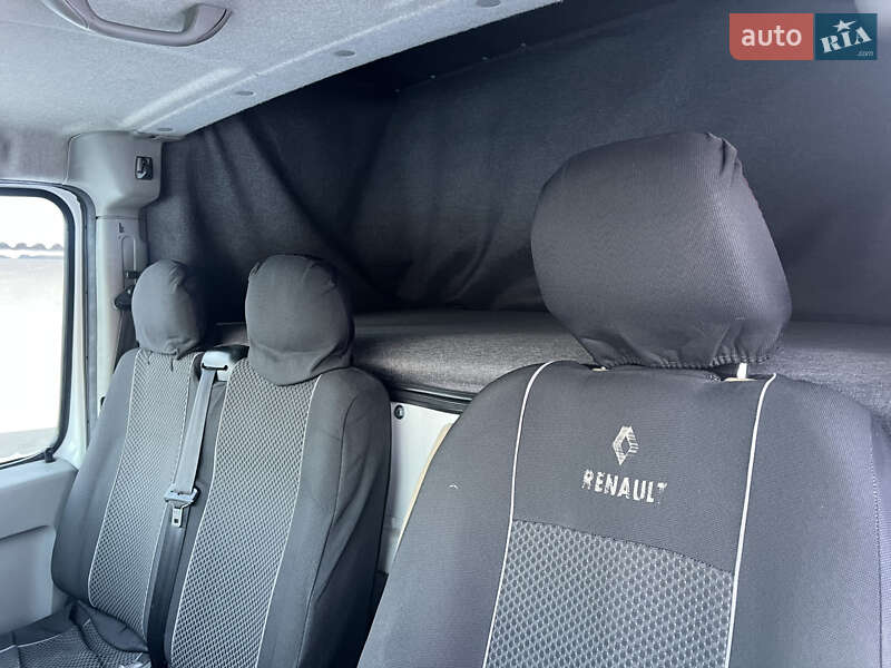Грузовой фургон Renault Master 2008 в Кременце
