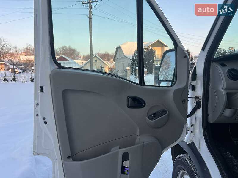 Грузовой фургон Renault Master 2008 в Кременце