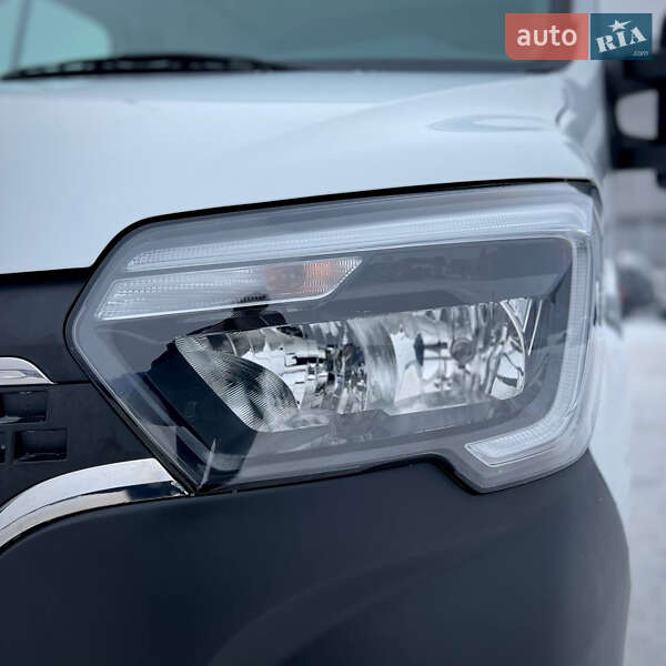 Вантажопасажирський фургон Renault Master 2023 в Києві