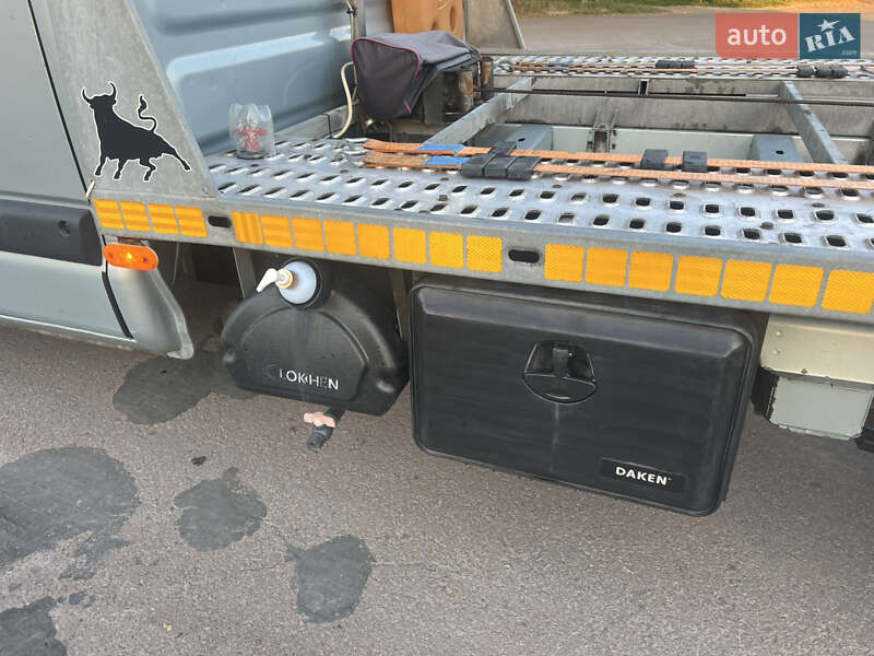 Эвакуатор Renault Master 2010 в Львове фото 17 Эвакуатор Renault Master 2010 в Львове