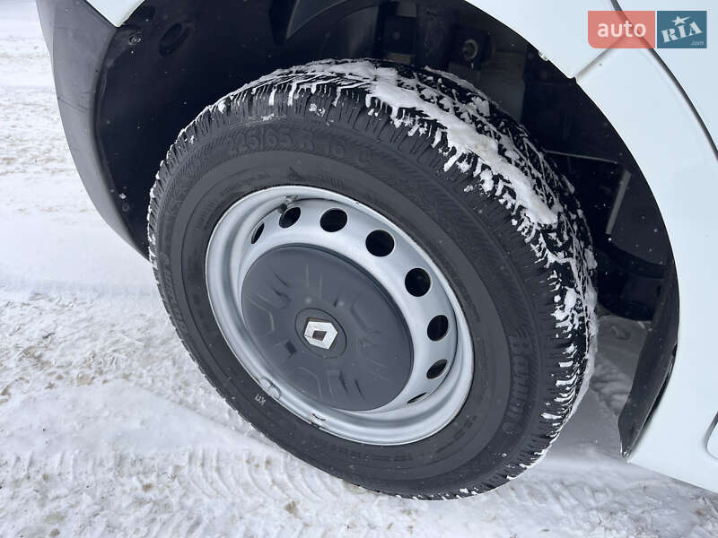 Вантажний фургон Renault Master 2016 в Дубні