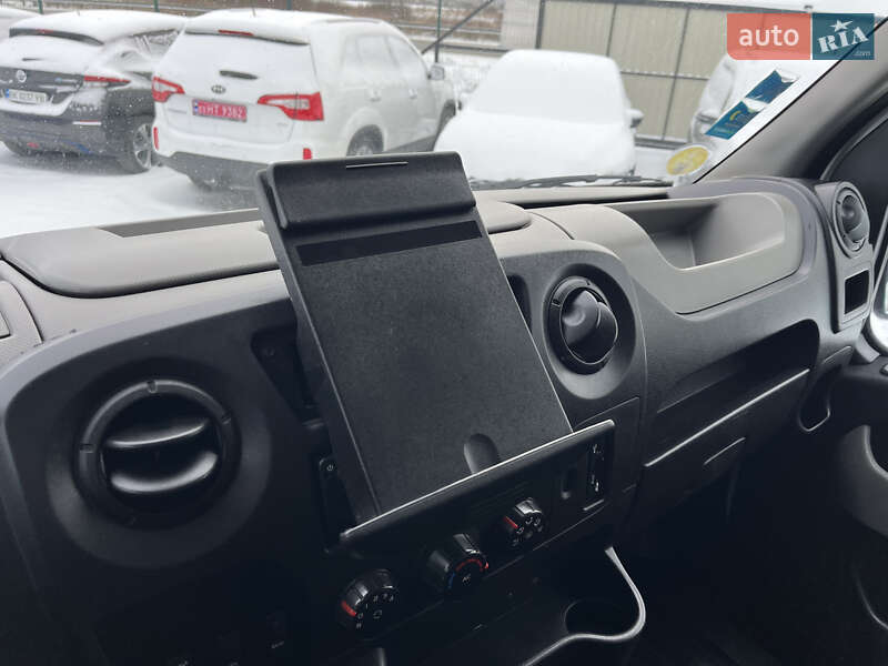 Вантажний фургон Renault Master 2016 в Дубні