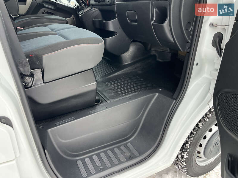 Вантажний фургон Renault Master 2016 в Дубні