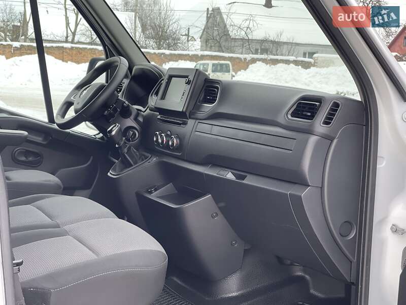 Вантажний фургон Renault Master 2020 в Дубні