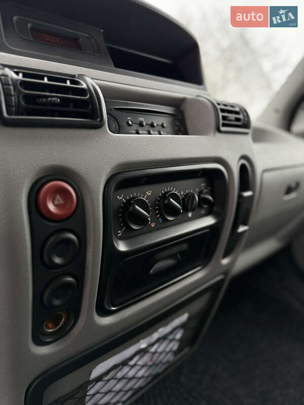 Мінівен Renault Master 2001 в Львові фото 23 Мінівен Renault Master 2001 в Львові