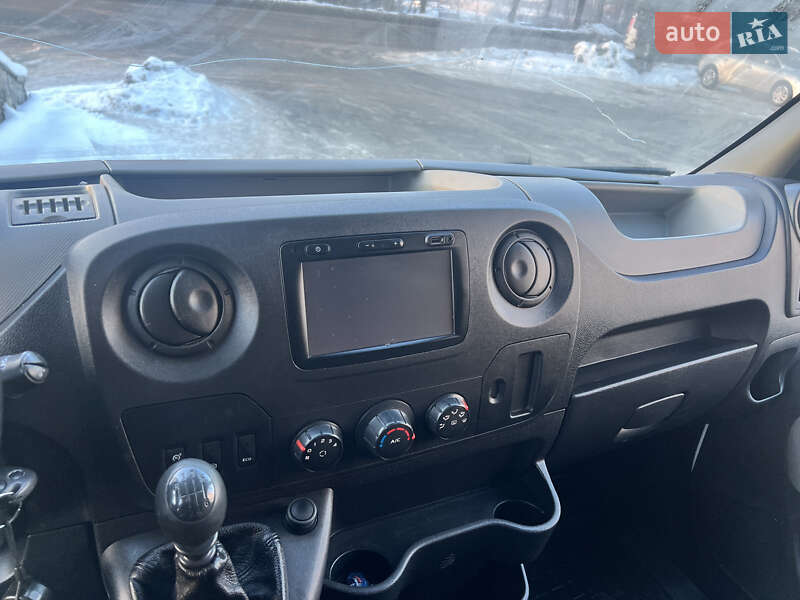 Вантажний фургон Renault Master 2017 в Хмельницькому