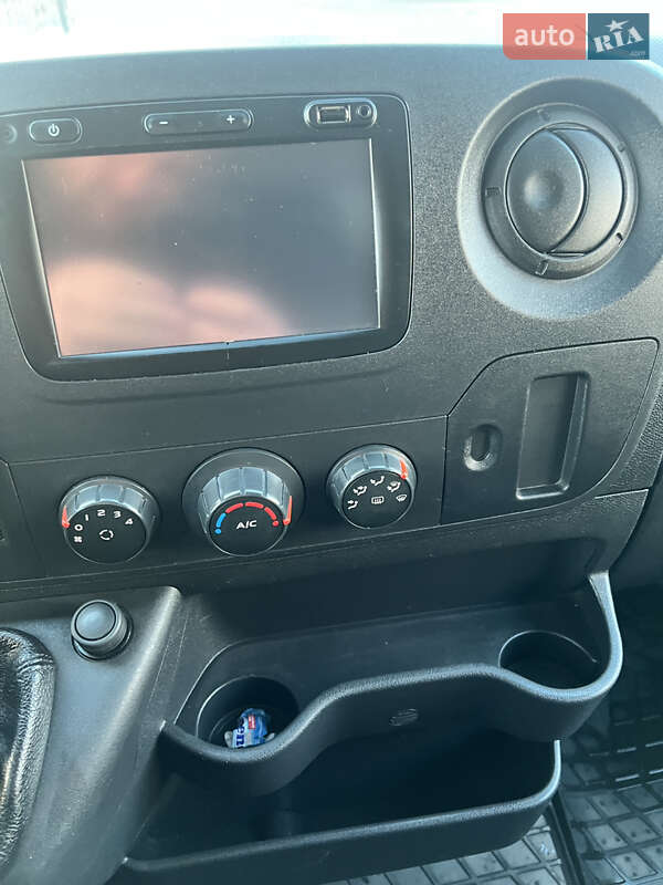 Вантажний фургон Renault Master 2017 в Хмельницькому