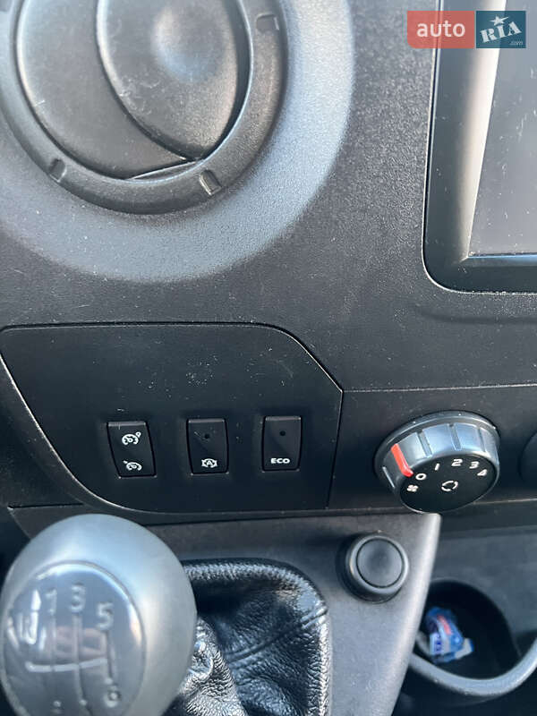 Вантажний фургон Renault Master 2017 в Хмельницькому