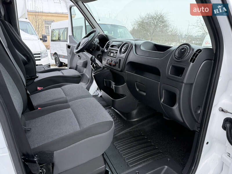 Вантажний фургон Renault Master 2018 в Дубні