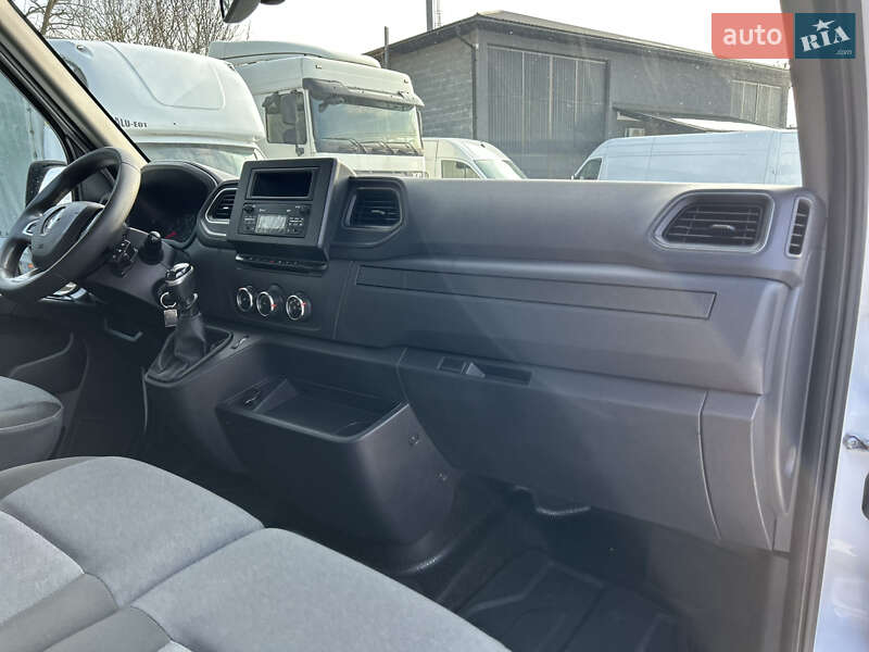 Вантажний фургон Renault Master 2021 в Хусті