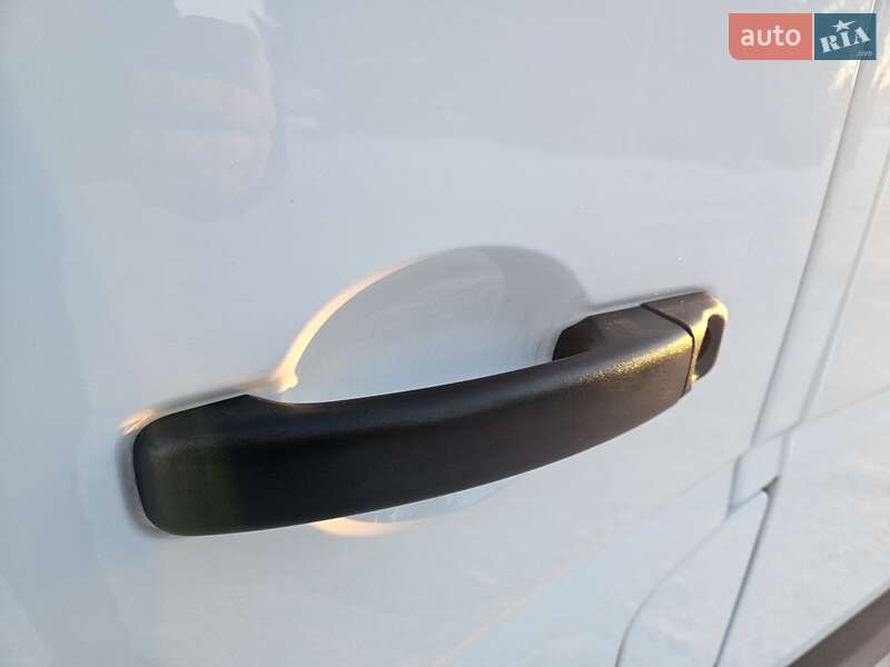 Вантажний фургон Renault Master 2022 в Бердичеві