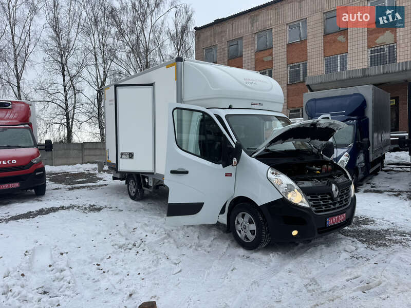 Вантажний фургон Renault Master 2017 в Рівному