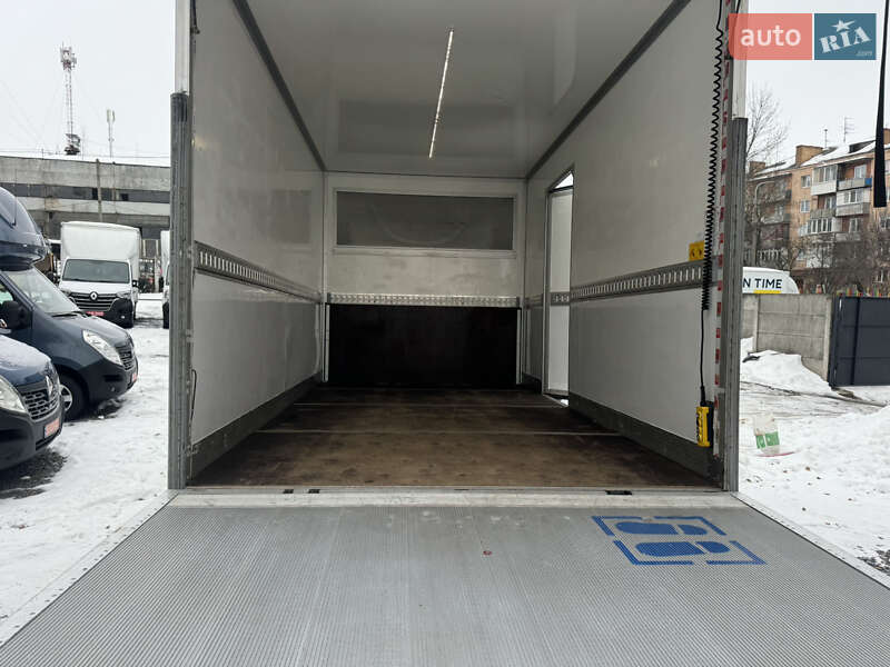 Вантажний фургон Renault Master 2017 в Рівному