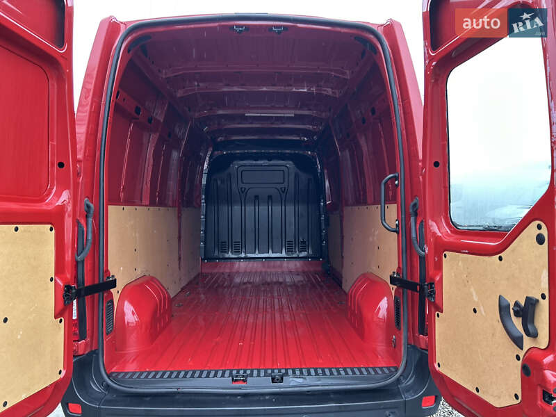 Грузовой фургон Renault Master 2024 в Хусте