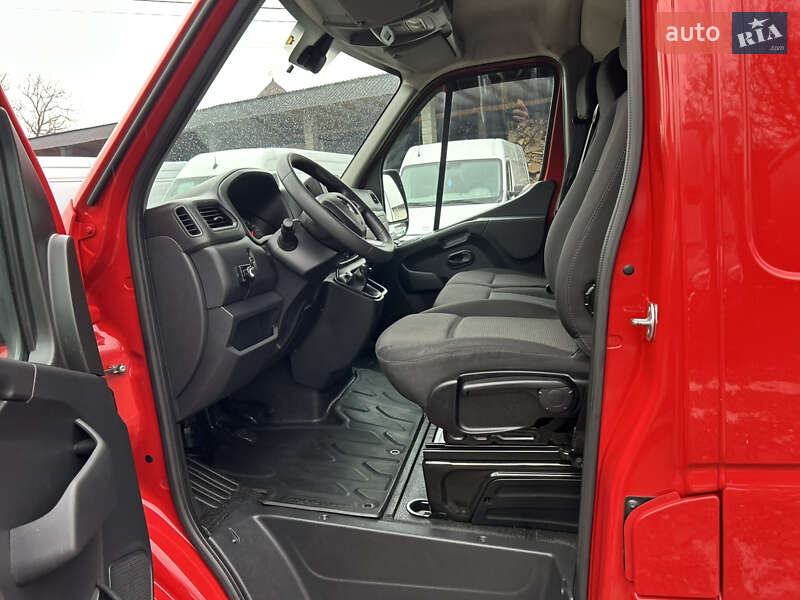 Грузовой фургон Renault Master 2024 в Хусте