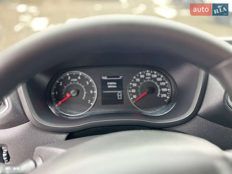 Грузовой фургон Renault Master 2024 в Хусте