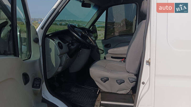 Грузовой фургон Renault Master 2005 в Одессе