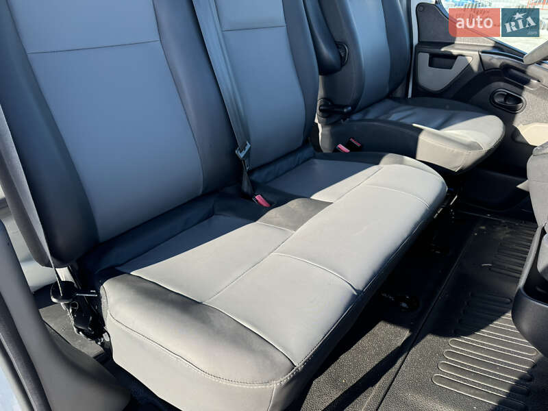 Вантажопасажирський фургон Renault Master 2017 в Києві