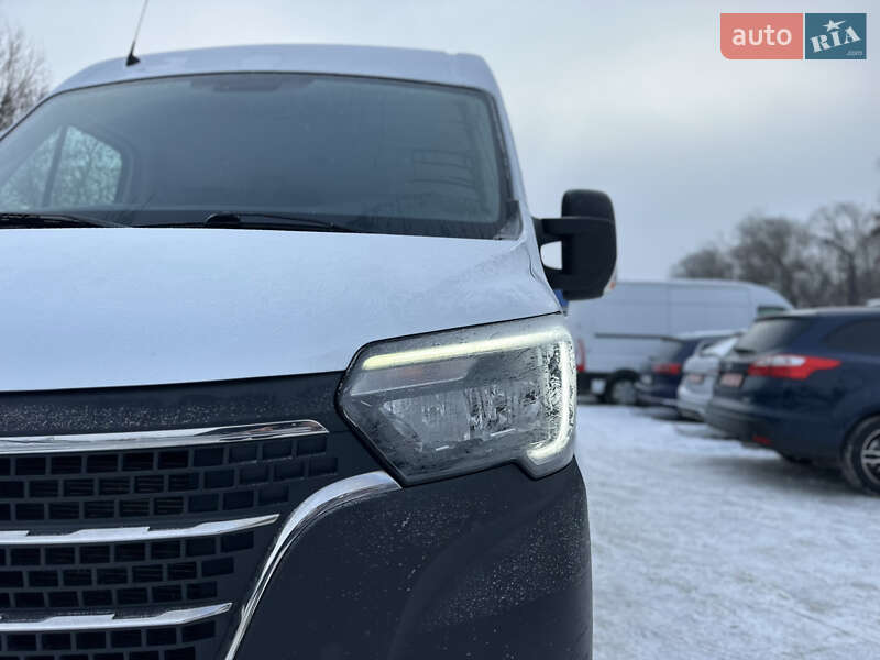 Вантажний фургон Renault Master 2021 в Рівному