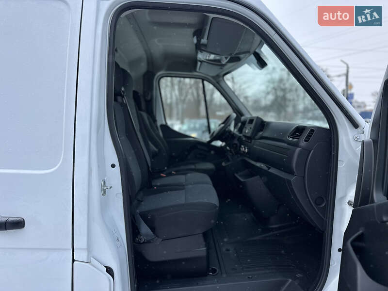 Вантажний фургон Renault Master 2021 в Рівному