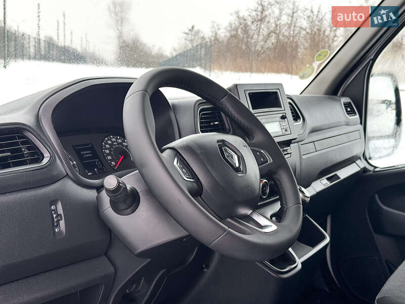 Вантажний фургон Renault Master 2021 в Рівному