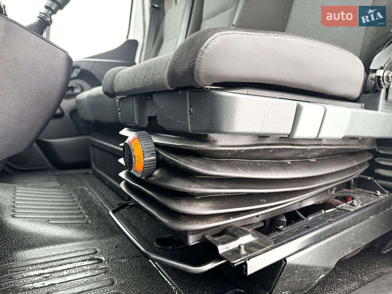 Вантажний фургон Renault Master 2021 в Рівному