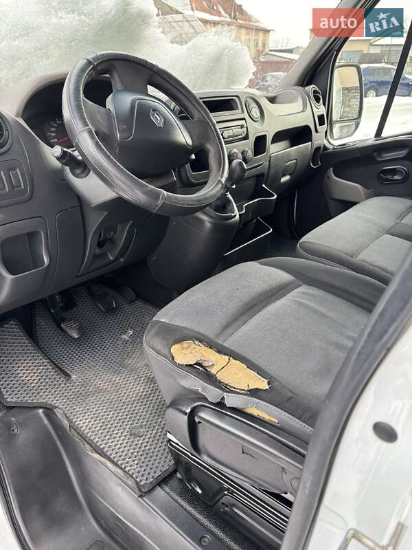 Вантажний фургон Renault Master 2013 в Івано-Франківську