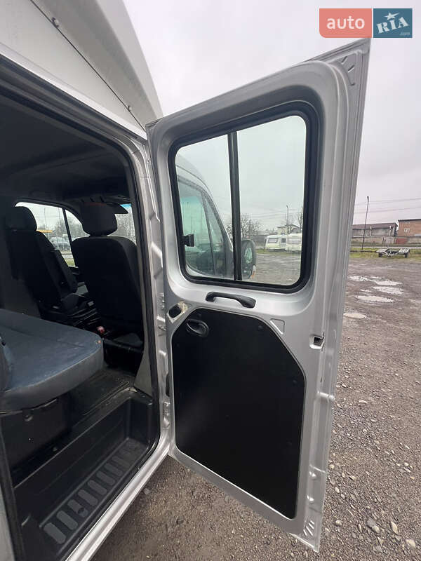 Вантажний фургон Renault Master 2015 в Луцьку