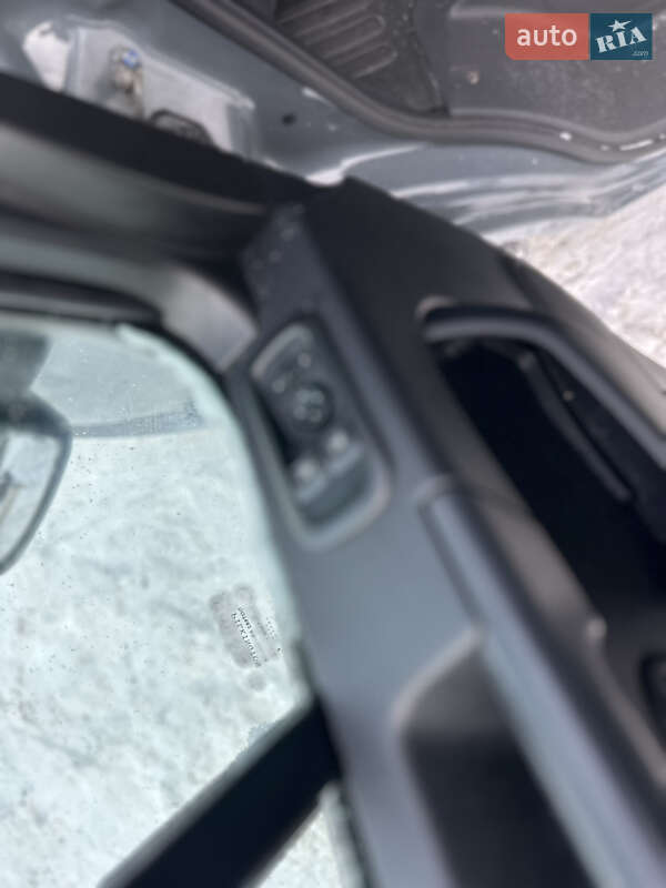 Вантажний фургон Renault Master 2022 в Рівному