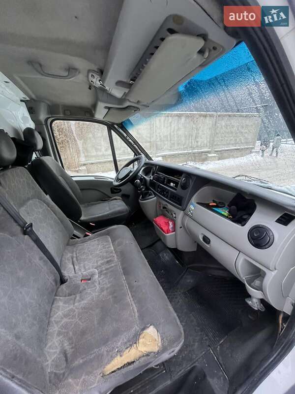 Вантажопасажирський фургон Renault Master 2007 в Києві