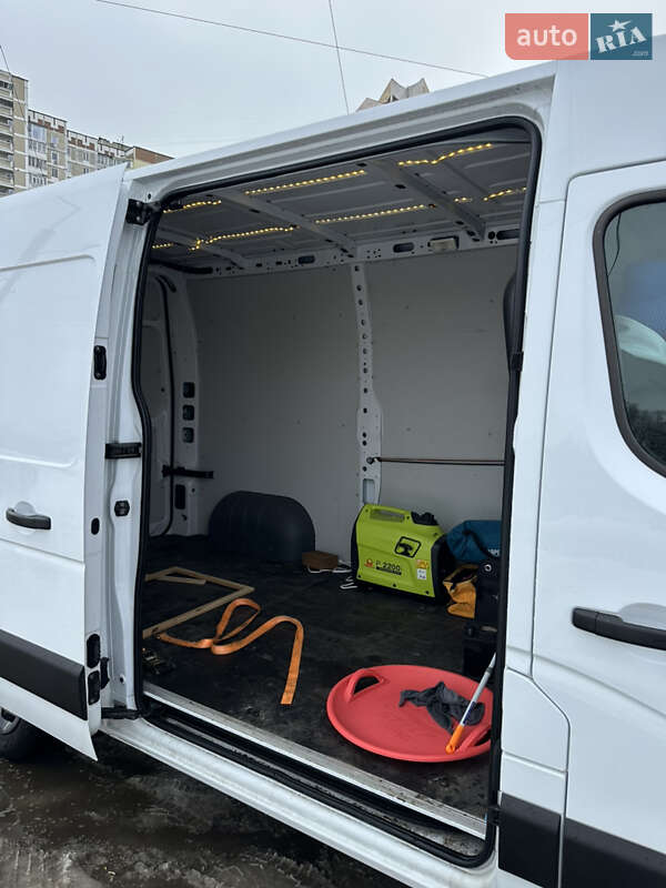 Грузовой фургон Renault Master 2018 в Киеве