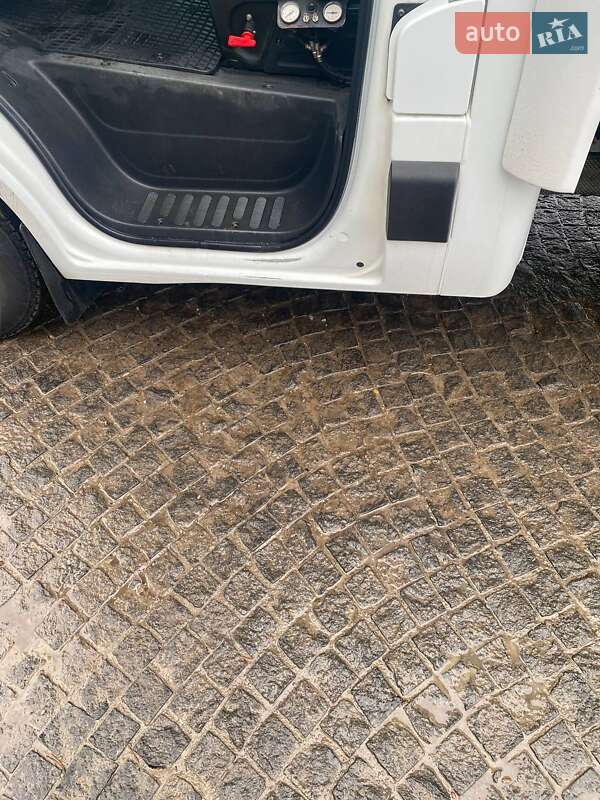 Вантажний фургон Renault Master 2016 в Дніпрі