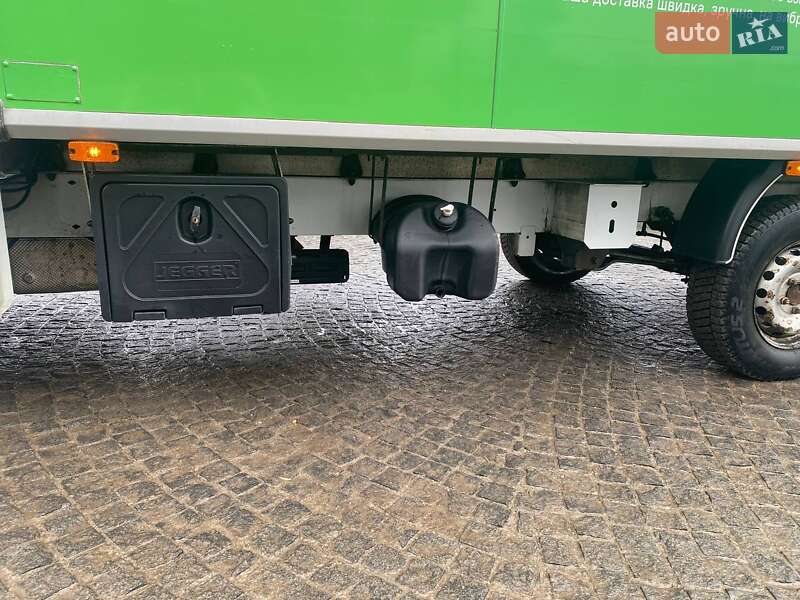 Вантажний фургон Renault Master 2016 в Дніпрі